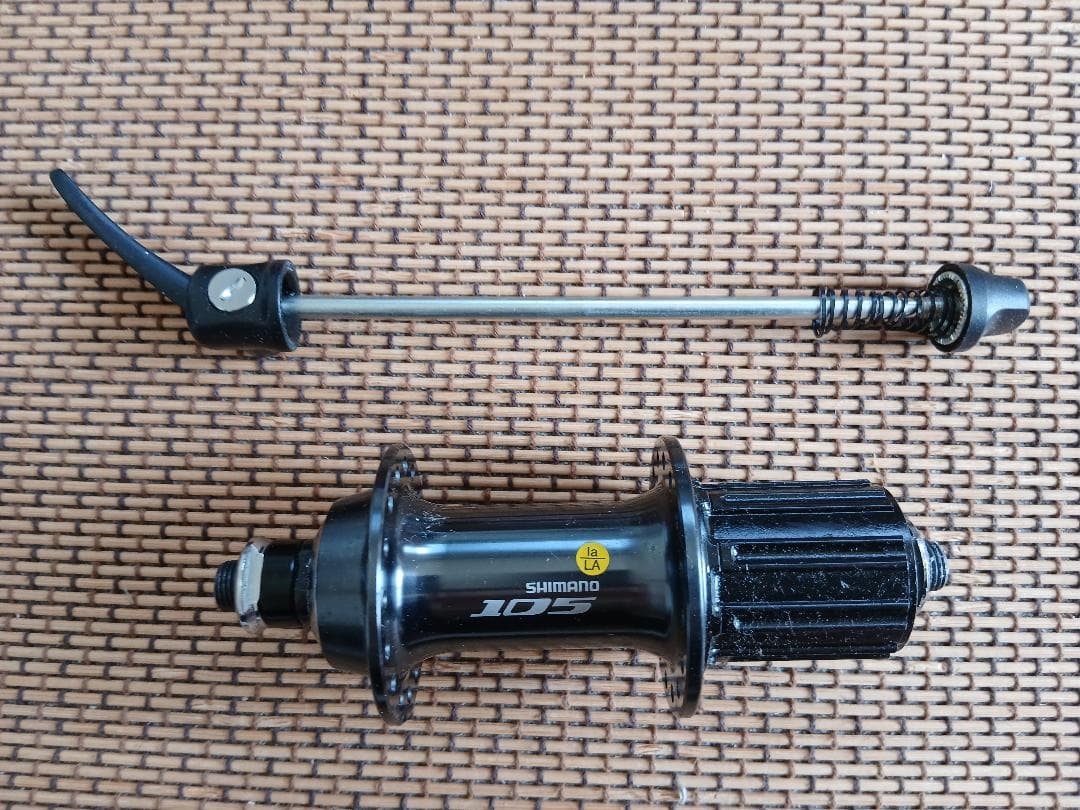 新品未使用シマノSHIMANO 105 5700ハブ前後セット
