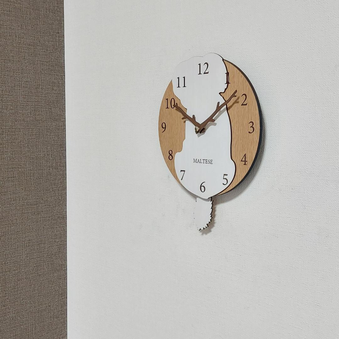 【期間限定値下げ】名入れ　しっぽ 振り子・はみ出し掛け時計 マルチーズ　白